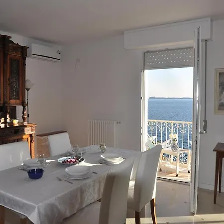 La Rosa Daire Gardone Riviera