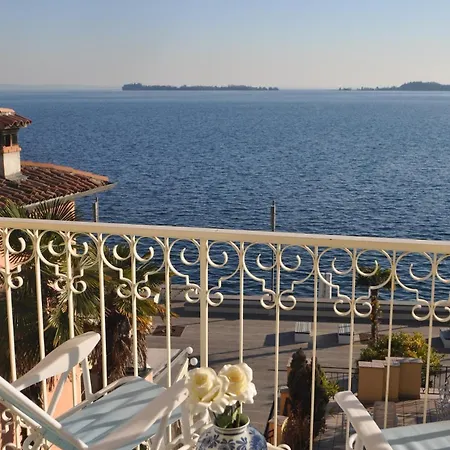 Daire La Rosa Gardone Riviera